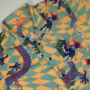 Negative Space Chinese Dragon Mens Button-up Short Sleeve‎ Shirt Size Medium